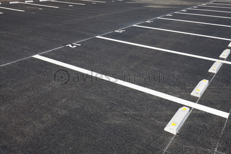 屋外の平置き駐車場の写真 イラスト素材 Gf ペイレスイメージズ