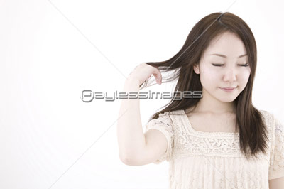 髪をかきあげる女性 ストックフォトの定額制ペイレスイメージズ 髪をかきあげる女性 ストックフォトの定額制ペイレスイメージズ