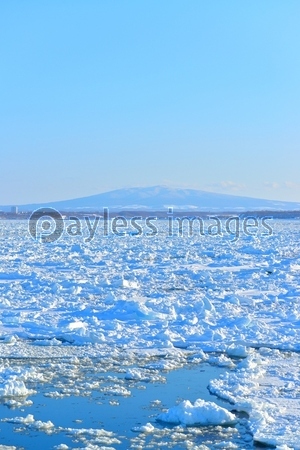 知床の流氷の写真 イラスト素材 Xf5815192372 ペイレスイメージズ